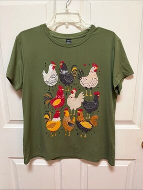 SHEIN Olive Green Crew Neck Tee with Chickens Graphic, Size L